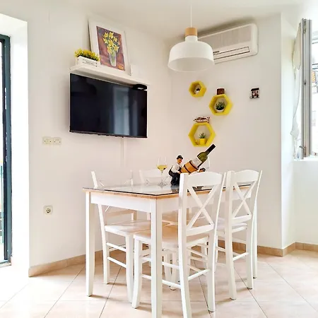 Megi In Historical Core Apartment Supetar