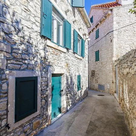Apartment Megi In Historical Core Supetar