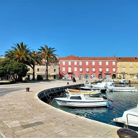 Megi In Historical Core Apartamento *