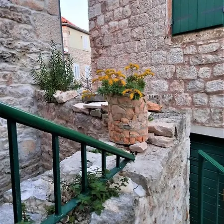 Megi In Historical Core Apartamento *