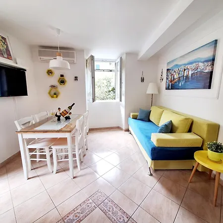 Megi In Historical Core Apartamento *