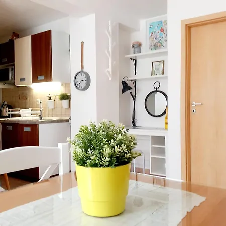 Megi In Historical Core סופטאר